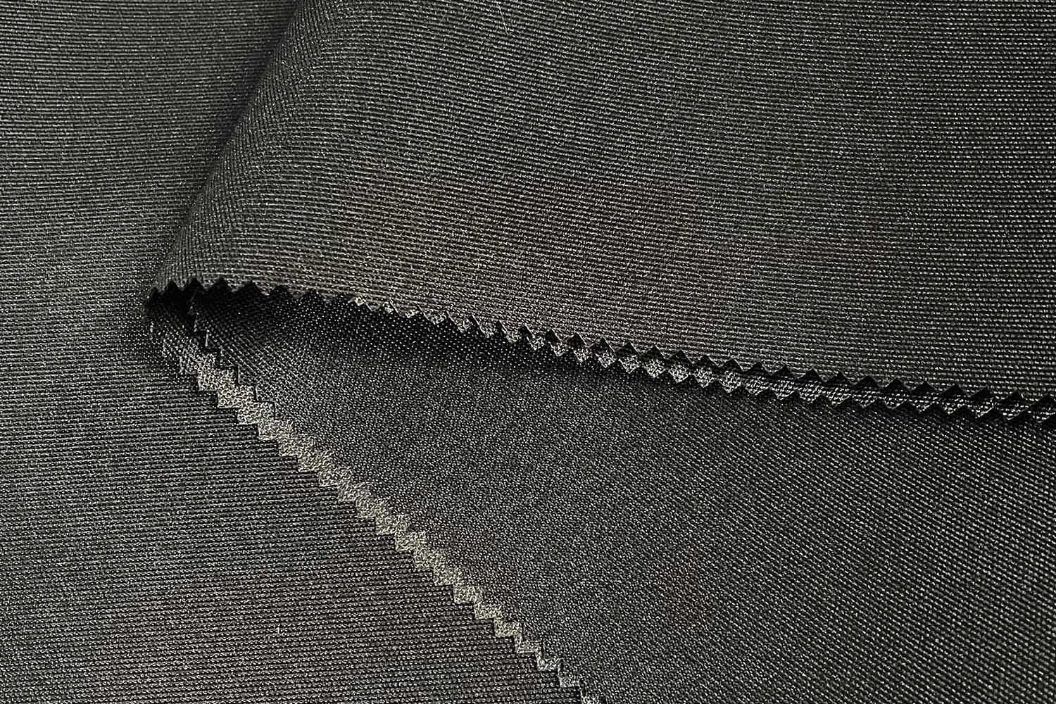 600D * 900D / 83t cum Pu iactaret